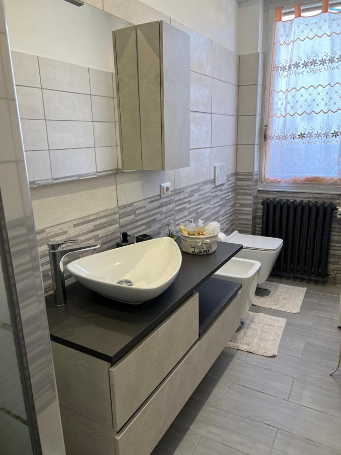 شقة Casa Di Afi, Perfect For 4 - Kitchen - Parking - Netflix أرونا المظهر الخارجي الصورة