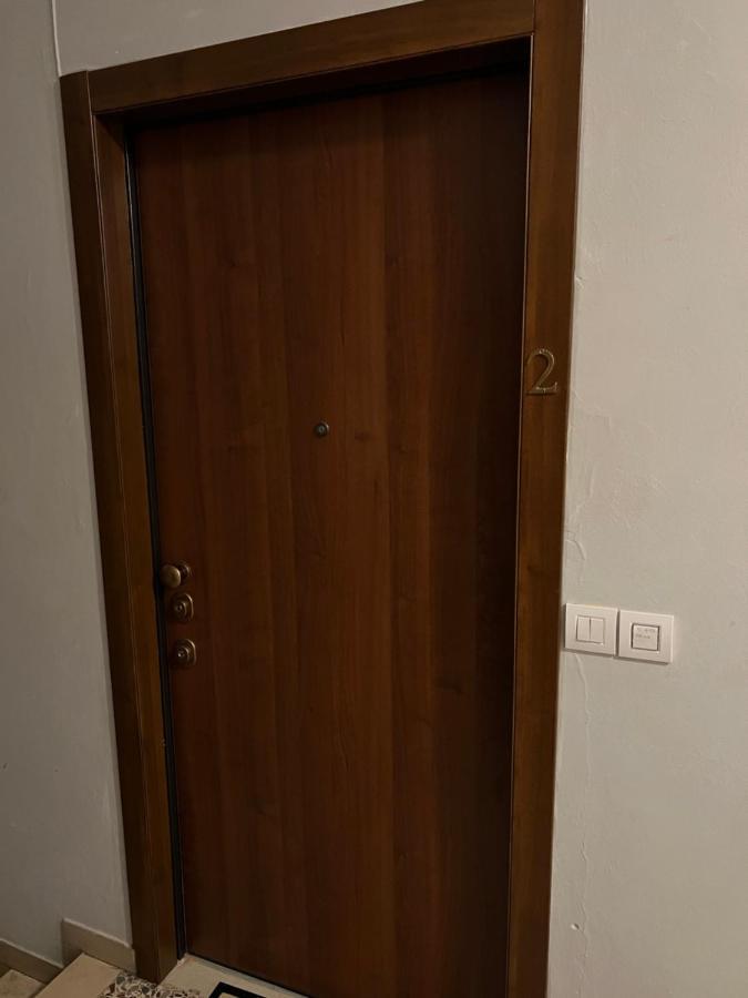 شقة Casa Di Afi, Perfect For 4 - Kitchen - Parking - Netflix أرونا المظهر الخارجي الصورة