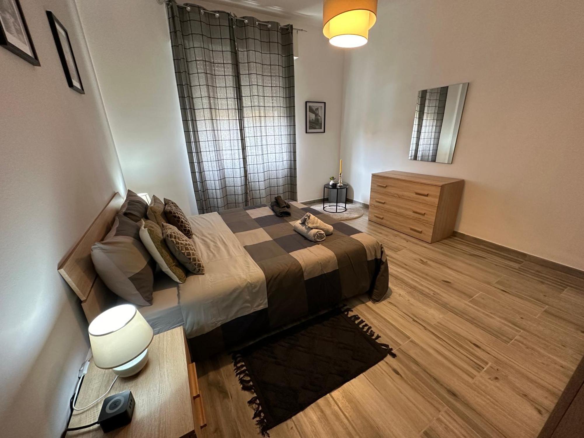 شقة Casa Di Afi, Perfect For 4 - Kitchen - Parking - Netflix أرونا المظهر الخارجي الصورة