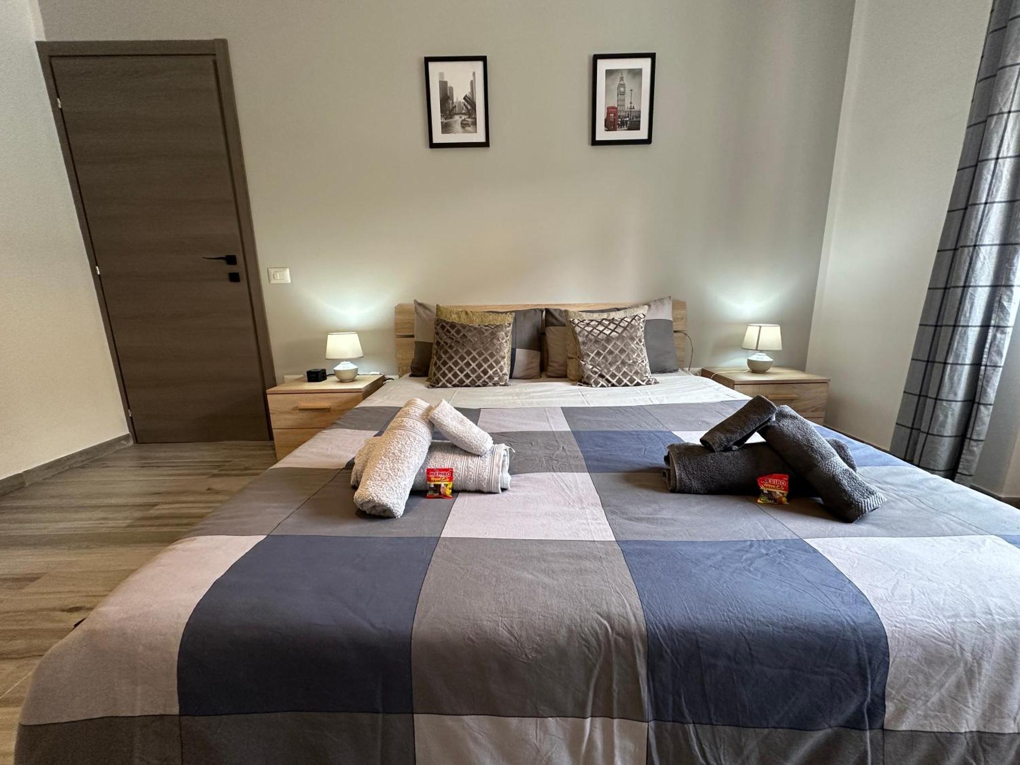 شقة Casa Di Afi, Perfect For 4 - Kitchen - Parking - Netflix أرونا المظهر الخارجي الصورة
